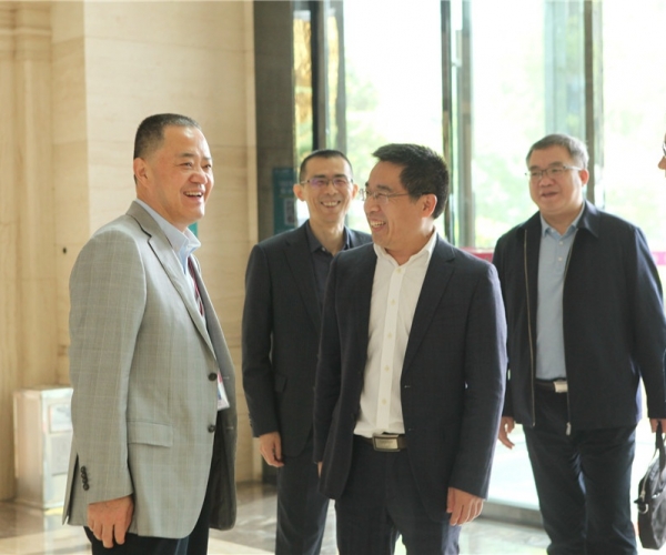 商务部国家茧丝绸协调办公室副司长陈平，，，，，河池市委常委、副市长杜际鹏莅临调研指导