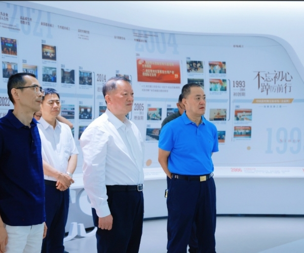 ?陈利众主席带队调研纽约国际丝绸，，，，，赋能丝绸经典产业?