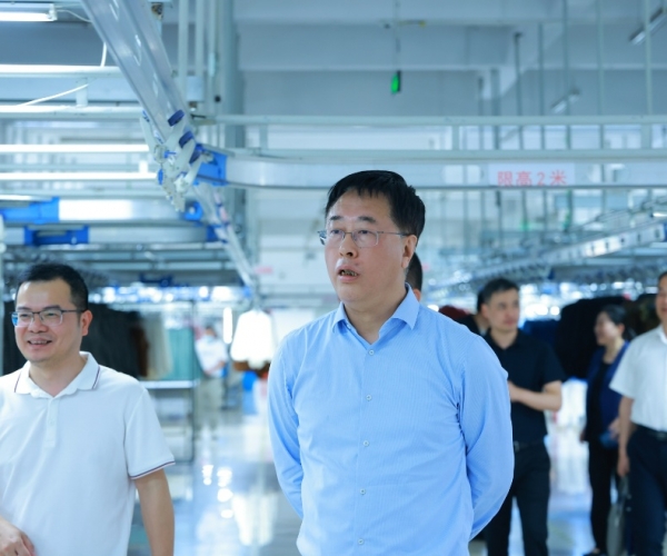 农行总行田继敏领导一行调研纽约国际丝绸 共探银企合作新机遇